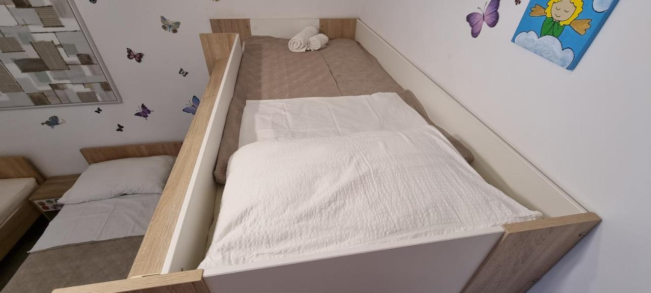 Luxurious Three Bedrooms Apartment With Two Terraces คาชเตลา ภายนอก รูปภาพ