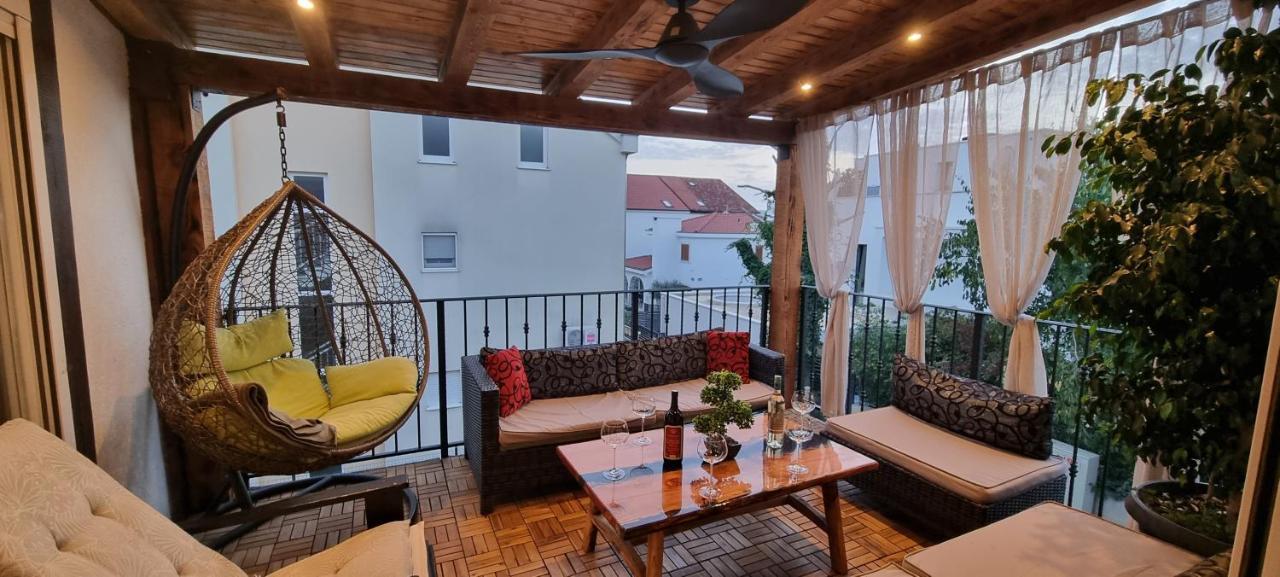 Luxurious Three Bedrooms Apartment With Two Terraces คาชเตลา ภายนอก รูปภาพ